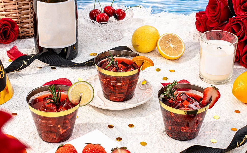 9oz Black Plastic Cups with Gold Rim A7