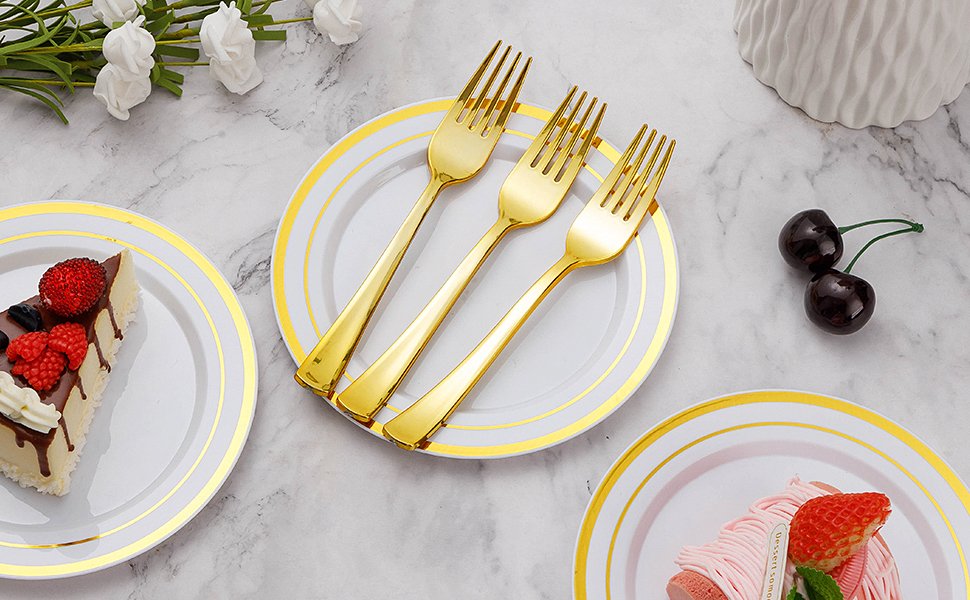 Gold Round Plates with Forks  A4